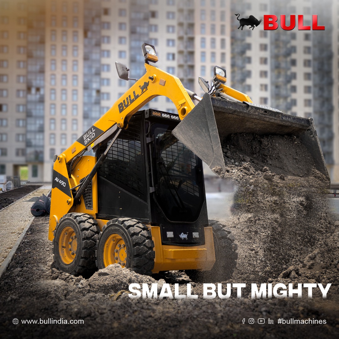 BullIndiapvtltd's tweet photo. Compact skid steer loaders can easily navigate tight spaces, with the ability to turn within their own footprint, offering exceptional maneuverability on construction sites with limited space.

#BULL #BULLBackhoe #bharatkabull #bullindia #PrideOfIndia #skidsteer #skidsteerloader https://t.co/Pf9CO2iwth