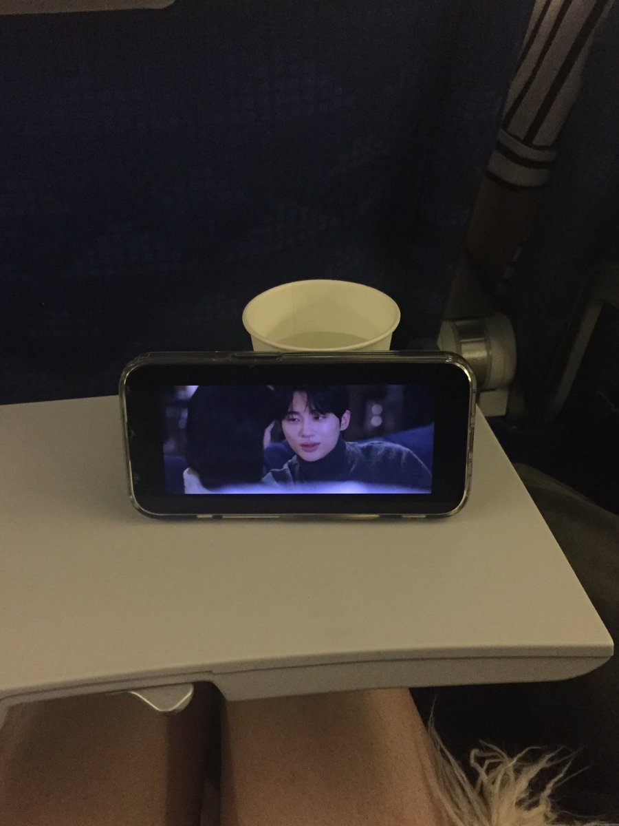 뱅기에서 선재 보면소 한국 왔는데 내가 한국 오니까 일본 갔네... 억까다 억까...