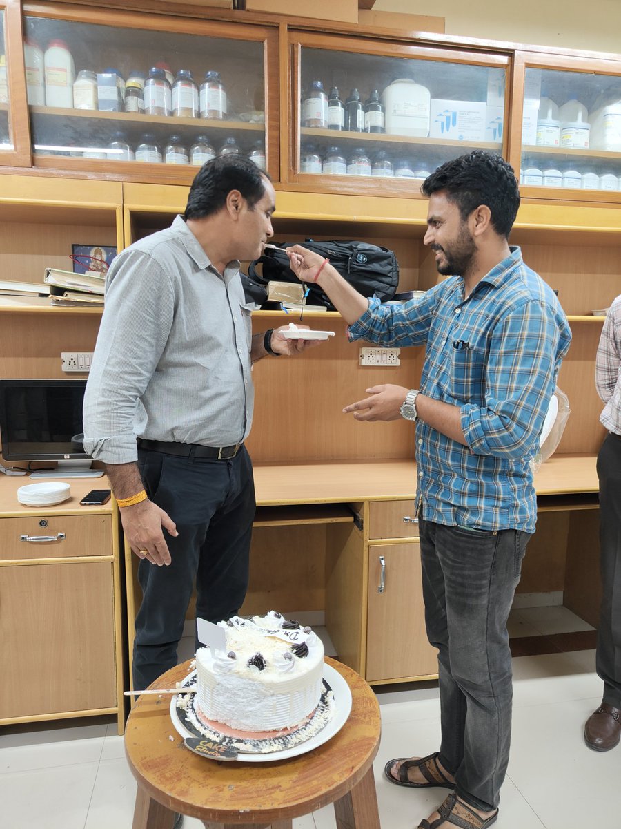 sbedwal519's tweet photo. #Labbirthday Happy birthday to Dr. Gajender🎉🎂🥳 Very thankful for this fantastic group of scientists I get to work with! 🧿🌾#CSSRI🌱 https://t.co/A8M7SKvfaS