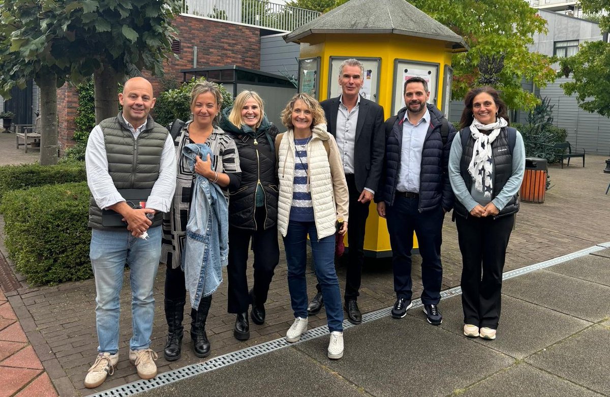 WeMindCluster's tweet photo. 📍 Weesp 25/09: 
A small group of our #WeMindNetherlands delegation visits #Hogeweyk @Dementiavillage! 

🤲🏼 This innovative place redefines #Dementia #Care, creating a home-like environment, promoting #PersonalAutonomy &amp; social interaction. 

#NetherlandsFieldTrip2024 #Innovation https://t.co/RsjQ7y6ZX8