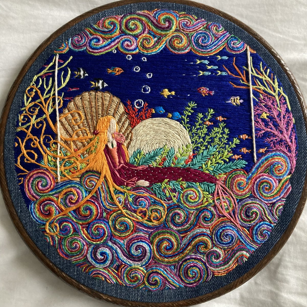 Gemma Matthews, contemporaray embroidery artist. #WomensArt