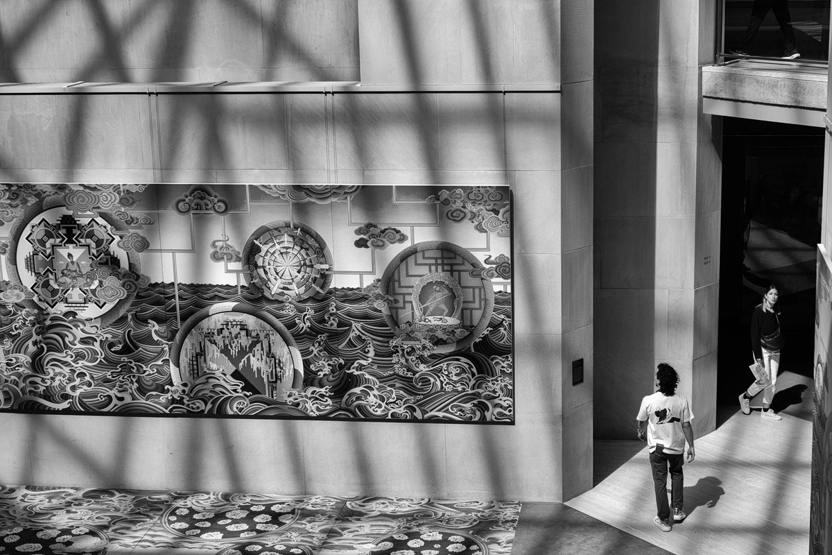 Interesting shadow pattern over the “Mandalas: Mapping the Buddhist art of Tibet” installation in the Metropolitan Museum of Art in NYC 🏙️🗽

Copyright Kieron Beard
#metmoment #leicacamera #mandalas