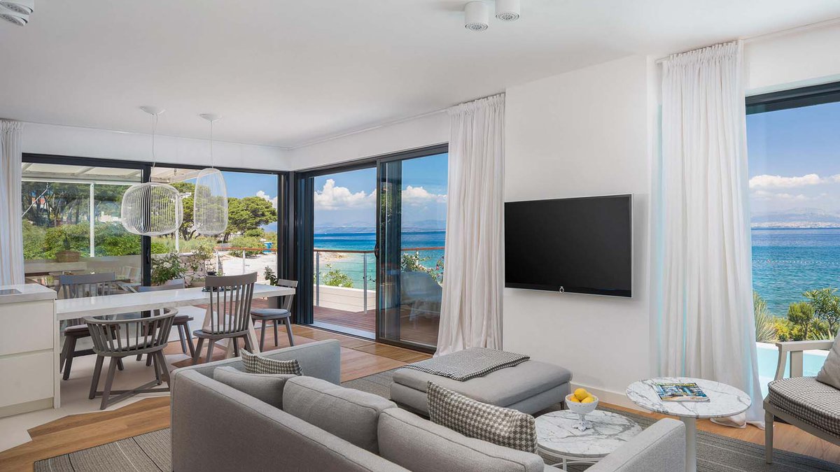 Escapiancom's tweet photo. Dreaming of a beachfront escape? 🌊✨ Check out Agapao Villa A in Sutivan, Brač! With a private pool and stunning views, this paradise awaits! 🏝️🏡 #TravelGoals #LuxuryLiving #BeachfrontLiving #VacationMode #TravelDreams https://t.co/otv7Pddlkb https://t.co/cKAQLEO5On