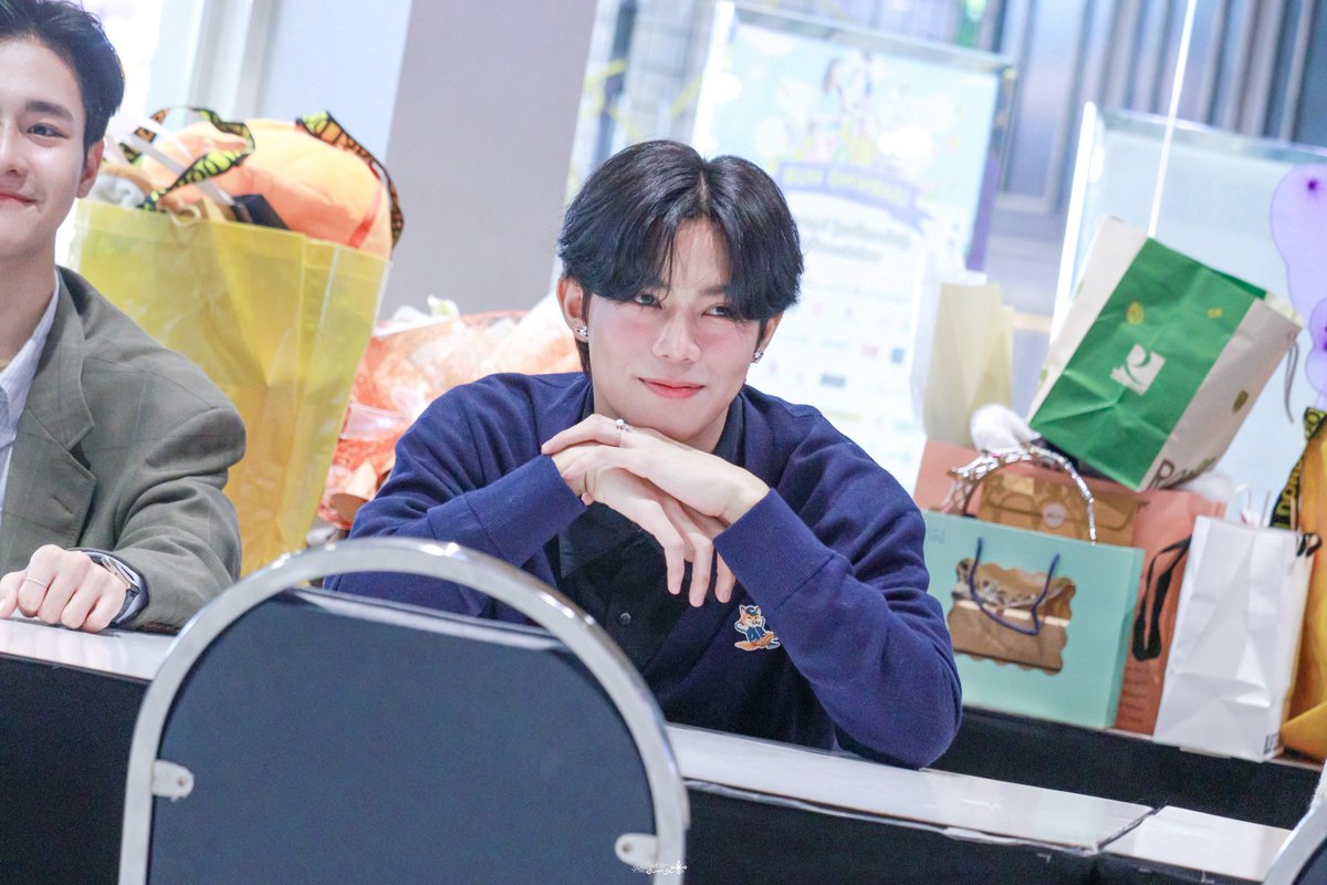 flymemydear's tweet image. 240915 | *.❅· #ohmsarit⋆·˚ ༘
#OhmPRIMETIME #PRIMETIMEth 
#PRIMETIME_TimeToLove_Fansign