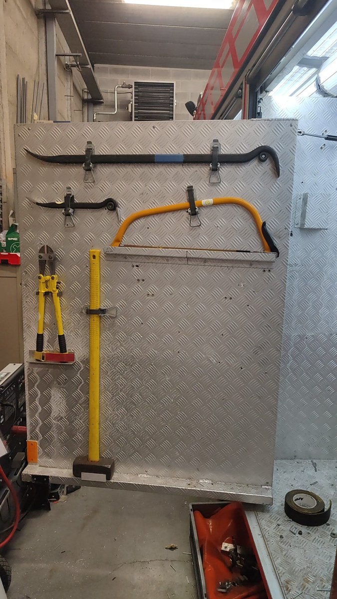 JBW_Ieper's tweet photo. De afgelopen dagen is er flink doorgewerkt aan onze nieuwe autopomp!  Diverse stukken materieel zijn gemonteerd.  Wil je alles van dichtbij bekijken? Kom dan op 29 september naar onze opendeurdag vanaf 14u 
Lees de update: https://t.co/YFnp24qsar
 #Alpha436 #NieuweAutopomp https://t.co/yanA7uMfhW