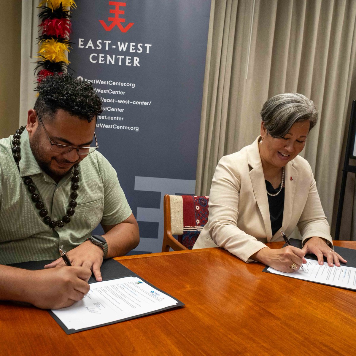 PIDP_EWC's tweet image. We are proud to partner with @CANPacificIs through an MOU signed today at the @EastWestCenter.

Together, we aim to support the environmental integrity of the Pacific and bolster resilience through our collective expertise and networks.

#PIDP #EWC @LumVares #PICAN @rufino_varea