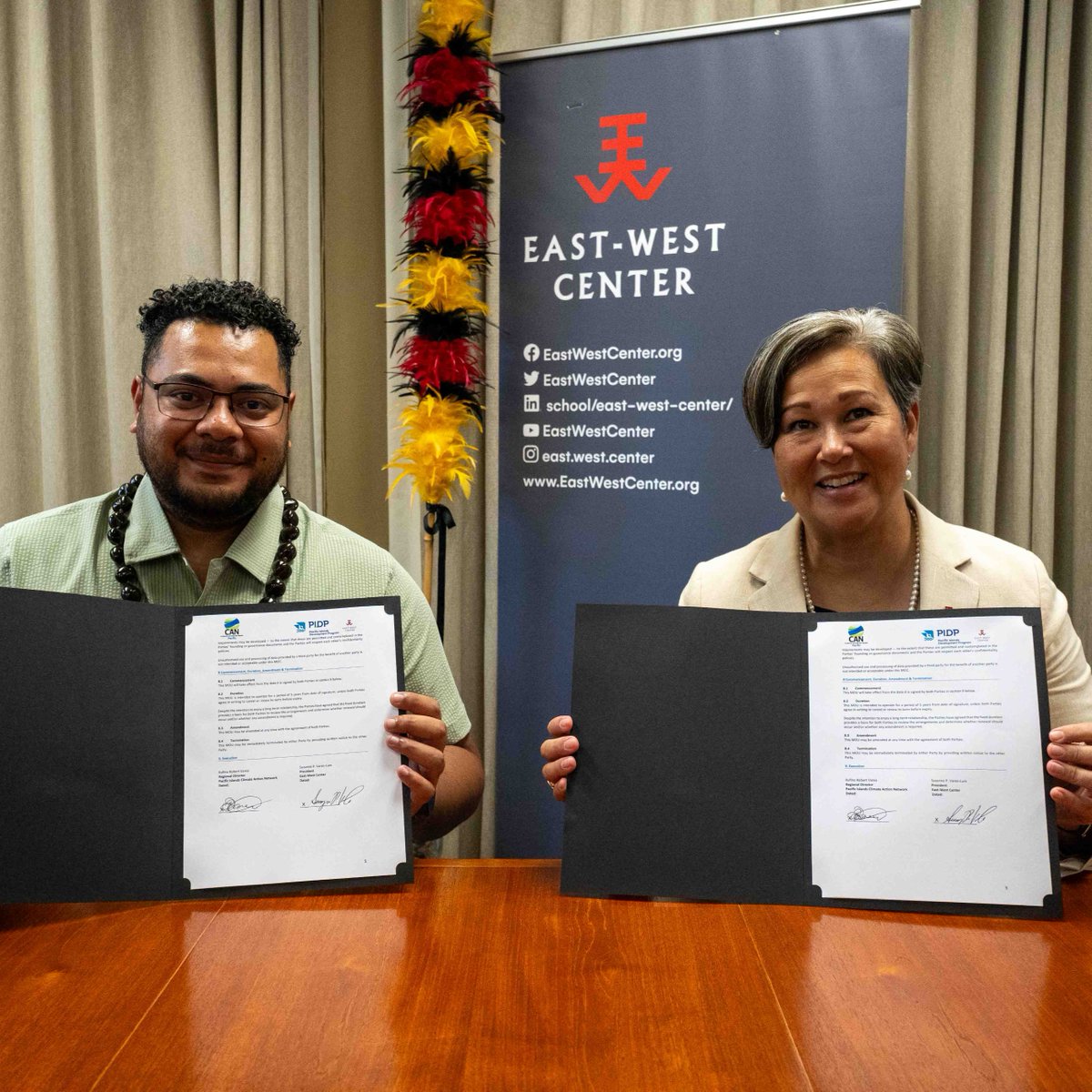 PIDP_EWC's tweet image. We are proud to partner with @CANPacificIs through an MOU signed today at the @EastWestCenter.

Together, we aim to support the environmental integrity of the Pacific and bolster resilience through our collective expertise and networks.

#PIDP #EWC @LumVares #PICAN @rufino_varea
