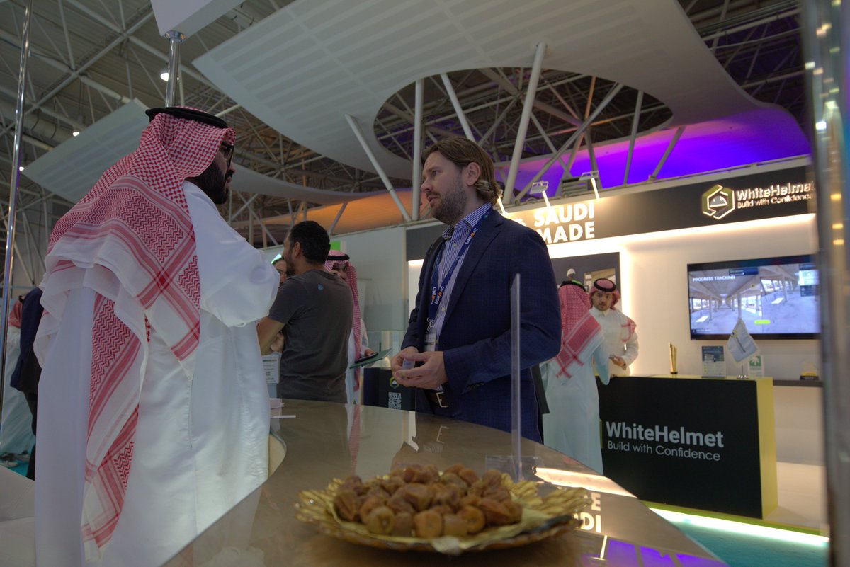 AlayuniGroup's tweet photo. تجربة حافلة في اليوم الثاني بمعرض البنية التحتية السعودي حيث شهدنا نقاشات عديدة حول اهم المشاريع بالسعودية، وكانت فرصة لاستكشاف مجالات جديدة للتعاون مع شركائنا.
#SaudiInfrastructureExpo #Vision2030 #UrbanDevelopment #Sustainability #InfrastructureSummit #SaudiArabia https://t.co/lPU2pDizNc
