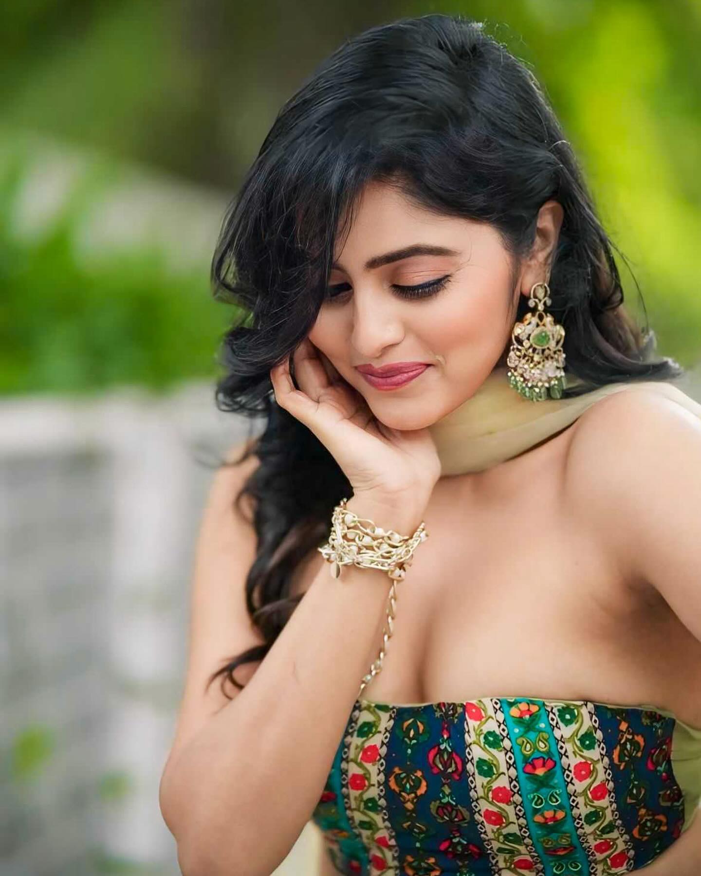 GYYuhcQWkAAjm-1?format=jpg&name=large