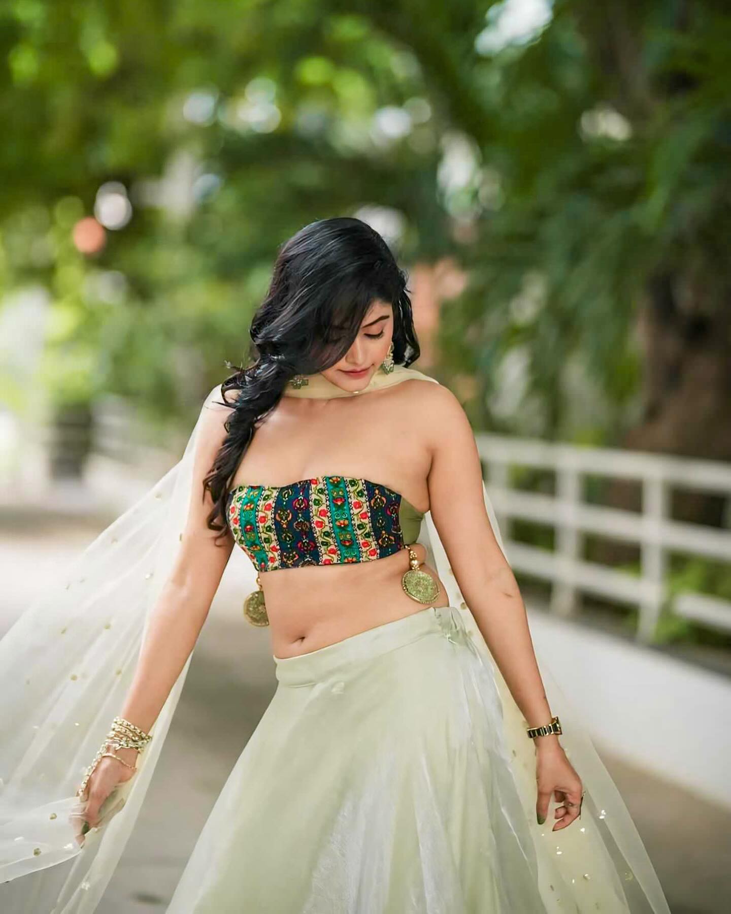 GYYuhgaW4AAsa_-?format=jpg&name=large