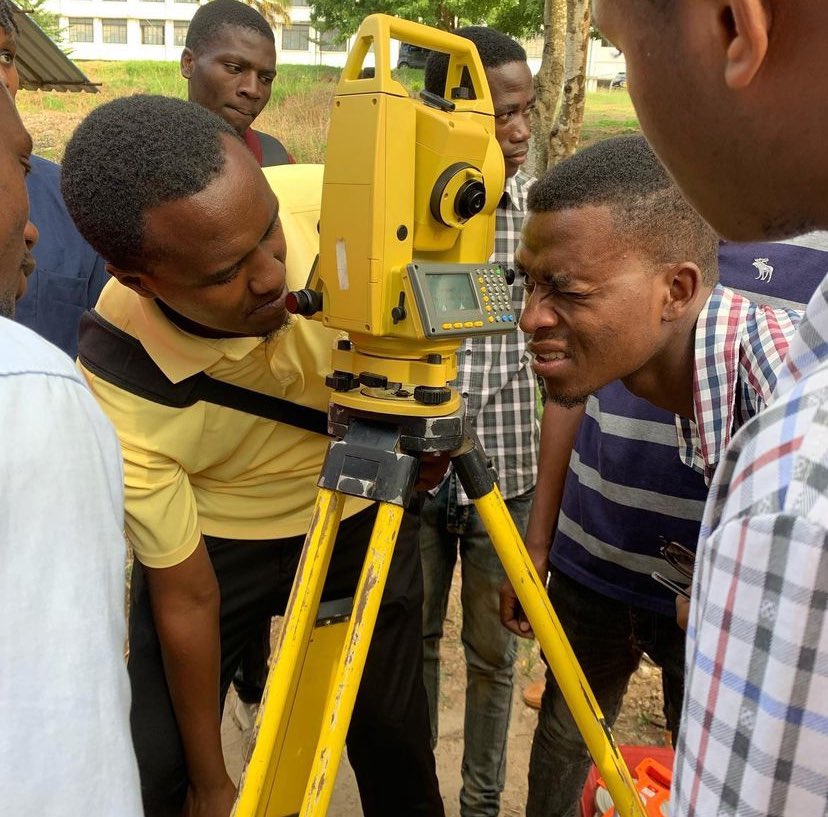 Sjuit_tz's tweet photo. Survey practicals👷

Tunawakaribisha katika Campus yetu ya📍Kimbamba kufahamu zaidi kuhusu chuo chetu pamoja na kozi tunazotoa.

Wasiliana nasi kupitia 📞0713 757 010 au 📞0699 635 000 au tembelea tovuti yetu https://t.co/G3Vk2i3CDC

“Where Your Dreams Are Nurtured” https://t.co/R1OhZRqhpM
