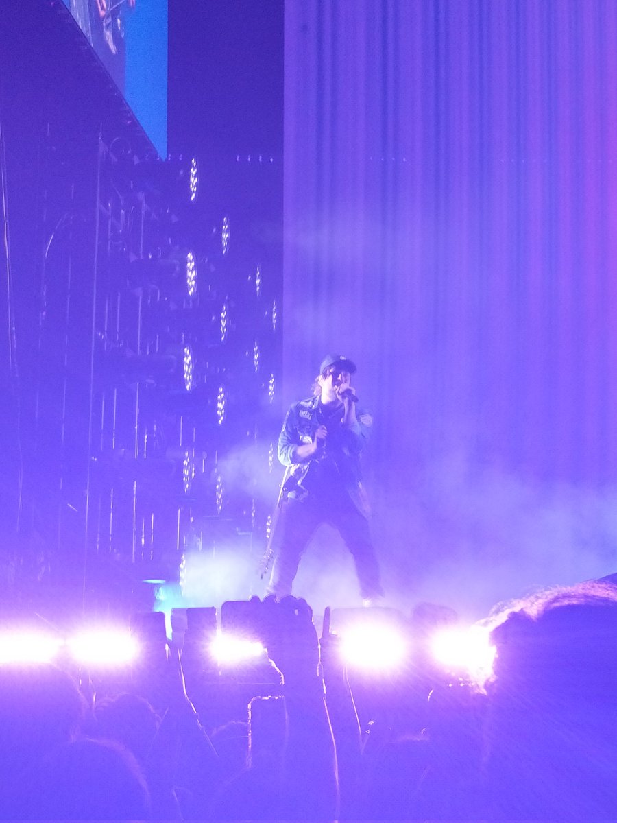 potasiokenar's tweet photo. What a Time To be Alive... 
Thank you so much for coming, we will wait for you return. From Mexico to Chicago, we love you guys 🫶

#falloutboy #falloutboymx #fobmx #falloutboymexico @falloutboy https://t.co/BUBUnGhPYg