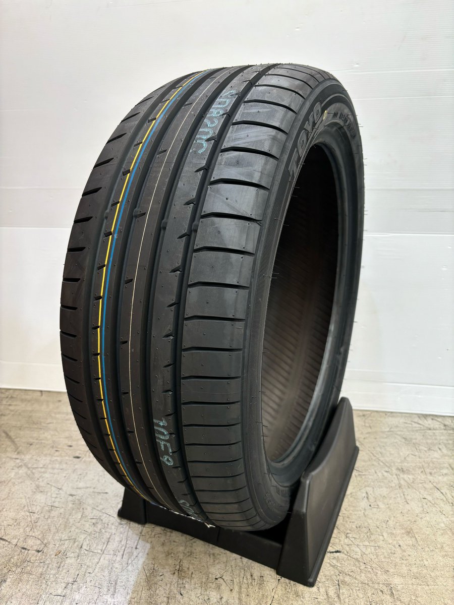 タイヤ紹介 / 【トーヨータイヤ PROXES R51 A MAZDA 3（215/45R18