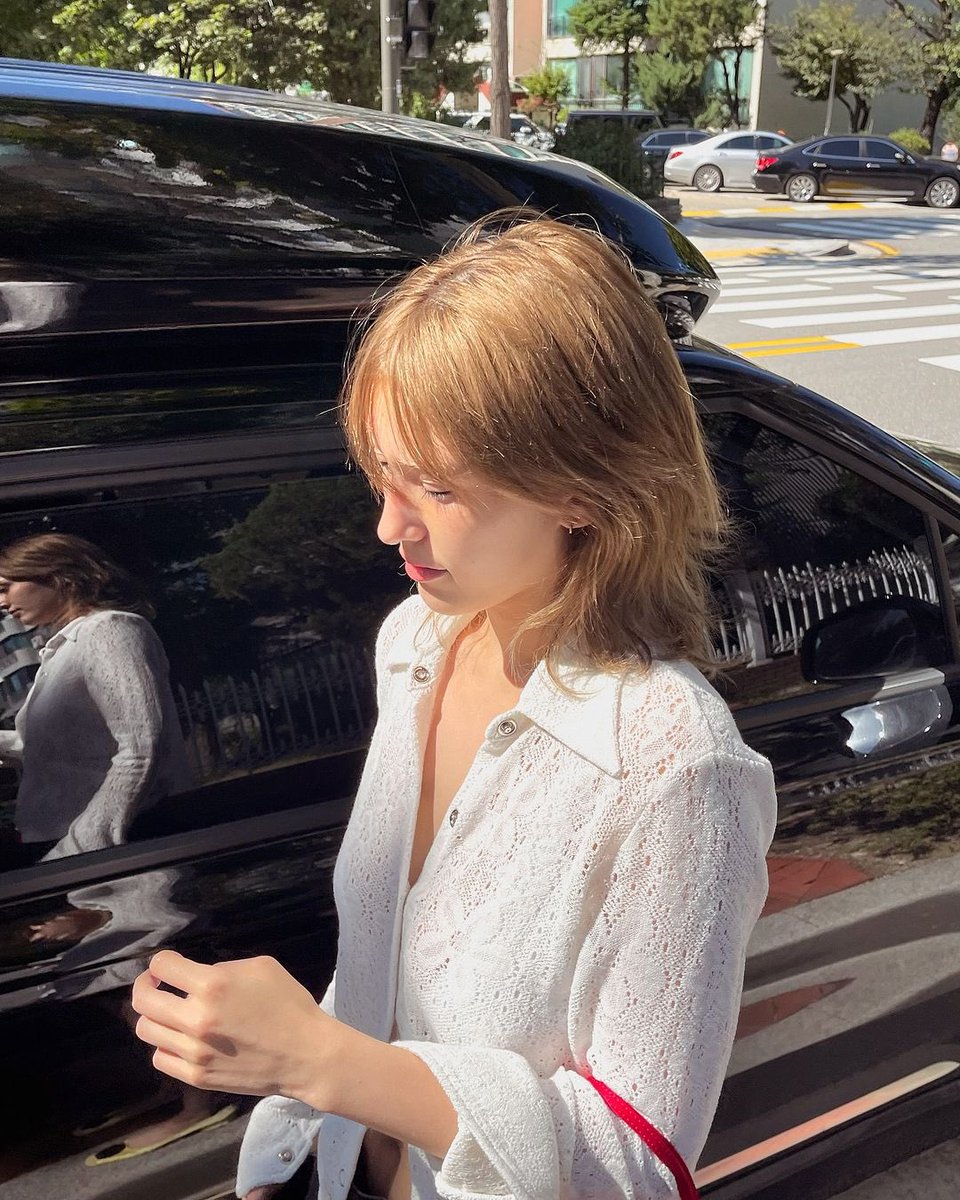 xoxomijeon's tweet photo. Cuaca di luar bener-bener panas, jangan lupa pada pake sunscreen ya ☀️ https://t.co/GqYmgzSnEs