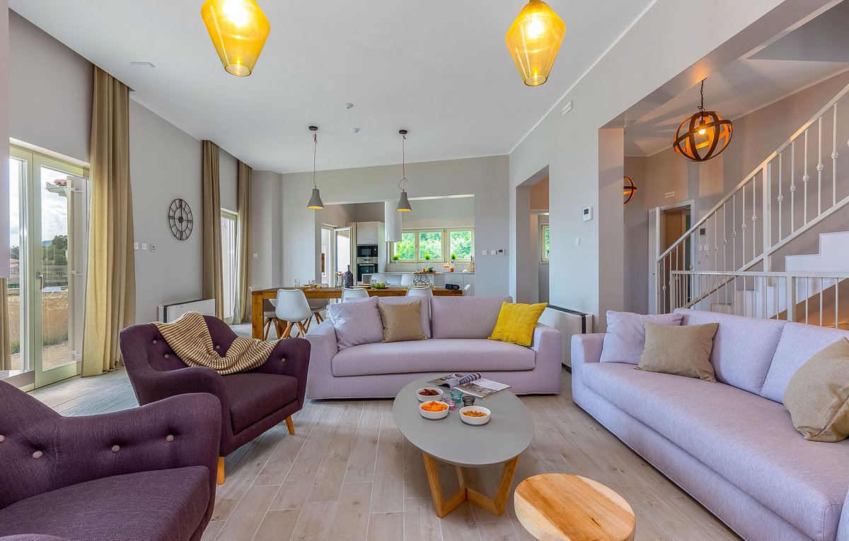 Escapiancom's tweet photo. Dreaming of a getaway? 🌞 Discover Villa Natura 1 in stunning Veprinac! Modern, spacious, and ready for your next adventure. 🌿🏠 Dive into your perfect escape: https://t.co/Nt5THfAlgx #TravelGoals #VillaNatura #VacationMode #Escapian #LuxuryLiving https://t.co/GJae6rtyps