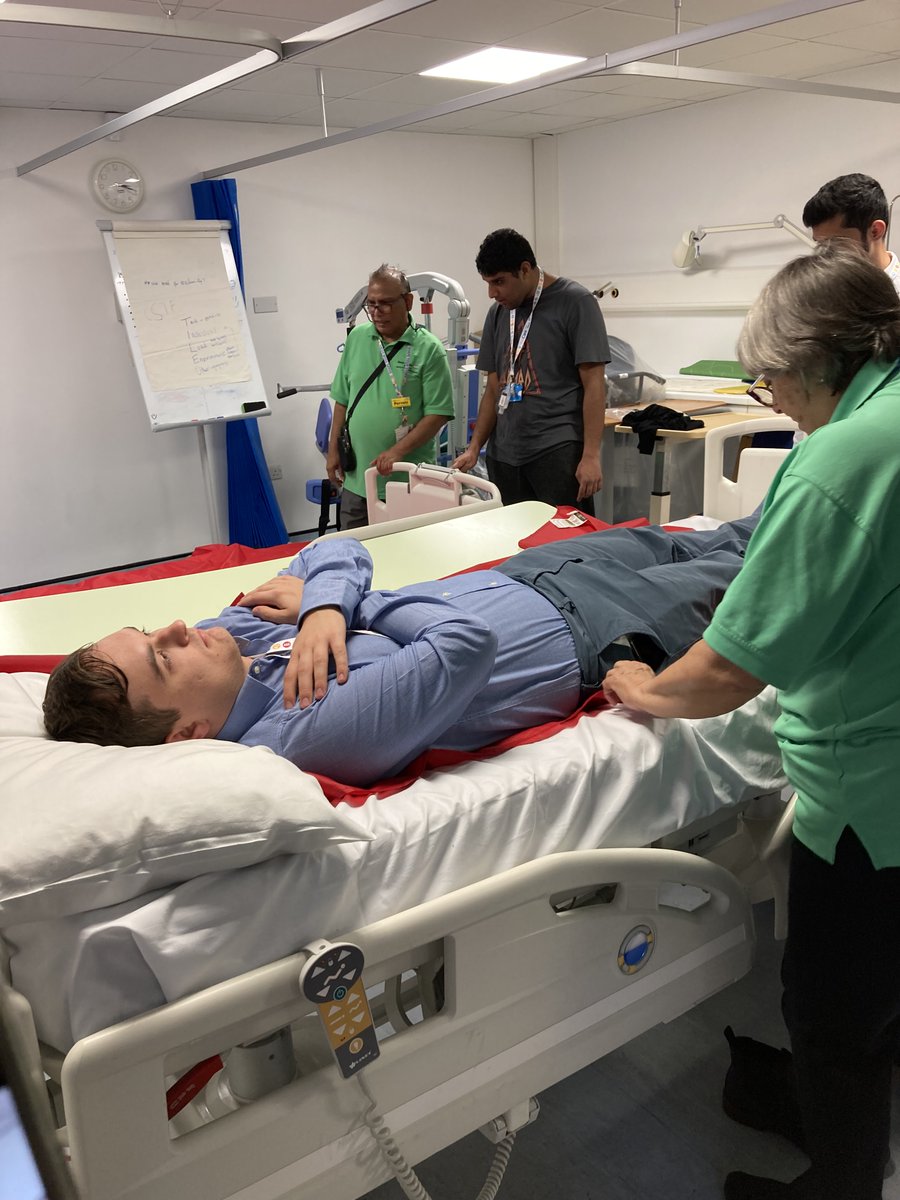 ProjectSEARCHEL's tweet image. The hard work continues... Fantastic manual handling training delivered by Liz and Pervaiz. Teaching us how to keep ourselves and others safe in the hospital while we work.