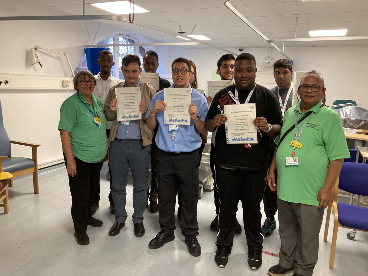 ProjectSEARCHEL's tweet image. The hard work continues... Fantastic manual handling training delivered by Liz and Pervaiz. Teaching us how to keep ourselves and others safe in the hospital while we work.