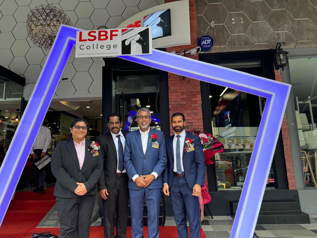 Counsellor Abdullah Mamdhooh and First Secretary Fathimath Sanyn, attended the opening ceremony of London School of Business and Finance College (LSBF College). 
The grand opening was officiated by the Deputy Minister of Higher Education of Malaysia, YB Datuk Ts. Mustapha Sakmud.