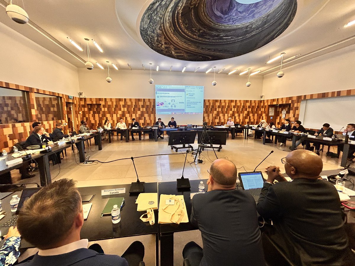 LabBdf's tweet image. Une après-midi inspirante dans le cadre du #séminaire #innovation sur les thèmes de l’#IA et l’IA Gen, véritable leviers pour nos missions, et sur notre approche de l’innovation post-quantique. #IBFI #BanqueDeFrance #LeLab