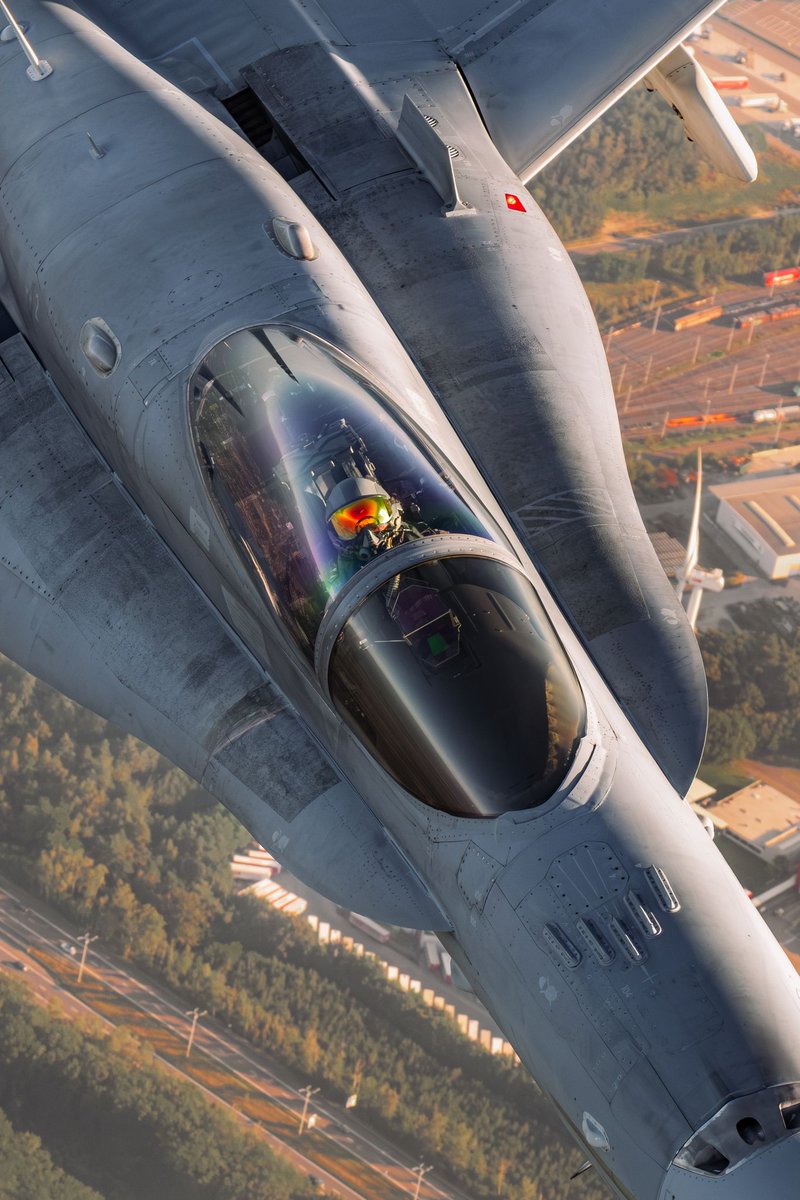 FinnishAirForce's tweet photo. The 🇫🇮 Air Force’s 2024 display season ended 21-22 Sept at the #SanicoleAirShow, which featured the 🇫🇮 F/A-18 Hornet solo display. - What stood out the most about season 2024 was the incredible aviation-enthusiastic audience, F/A-18 solo pilot Capt Petteri Kairinen says. https://t.co/SkILopqgx3