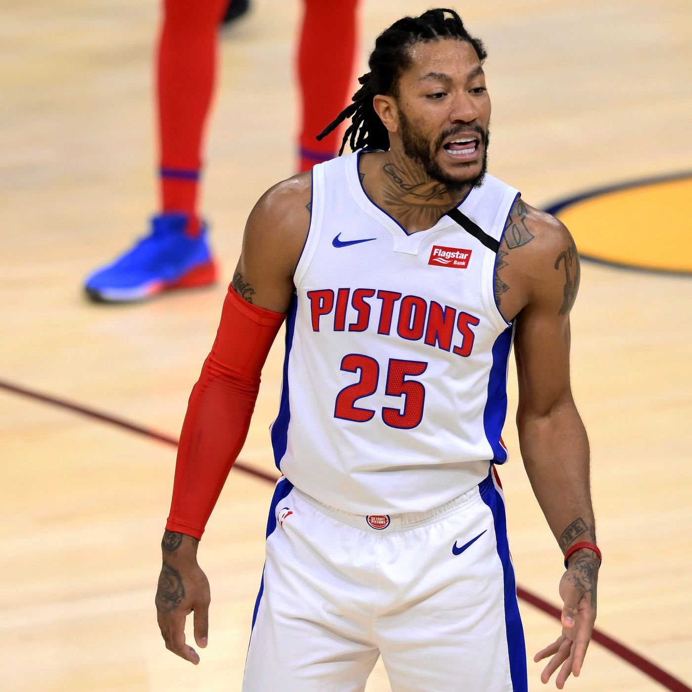 D rose to pistons best sale