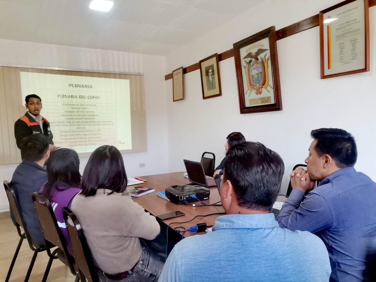 RiesgosCuenca's tweet photo. #ConvenioInstitucional 🤝
▫️Iniciamos la fase de cumplimiento del convenio asumido por el #GAD de Octavio Cordero P. y @RiesgosCuenca
▫️Desarrollamos capacitaciones a autoridades y técnicos para la conformación de Comité Parroquial de Emergencia, #COPAE.
❗EnHoraBuena❗ https://t.co/TUfWNxstgs