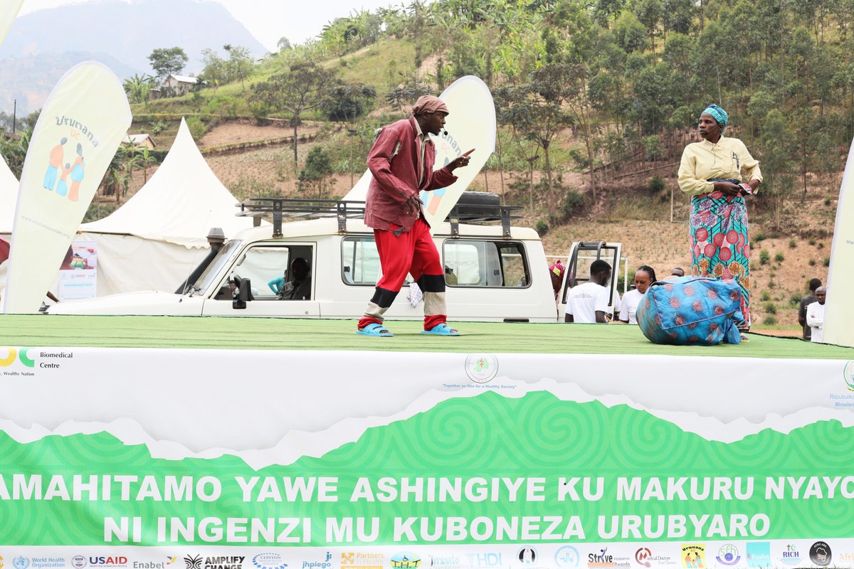 GakenkeDistrict's tweet image. Umuyobozi w’ishami rishinzwe ubuzima bw'umubyeyi n'umwana muri @RBCRwanda, Dr. Uwimana Aline, yashimiye abafatanyabikorwa mu by'Ubuzima ku muhate bashyira muri gahunda zo kuboneza urubyaro, abasaba gukomeza gukemura ibibazo bikibangamiye iyi gahunda.
#ContraceptiveUse #WCD2024