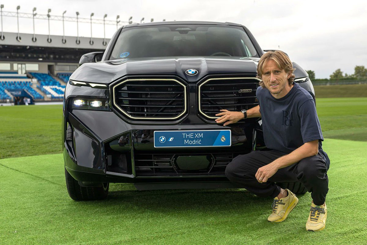 Raull_7F's tweet photo. شركة BMW تمنح لاعبين ريال مدريد سياراة جديدة ، نوع السيارة حسب تصنيف امكانيات اللاعب https://t.co/FhPpvuK0Bs