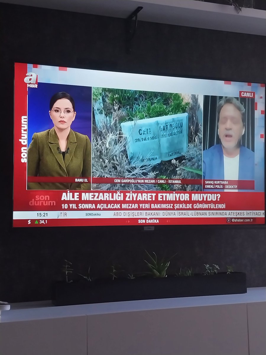 Burası Cem Garipoğlu 'nun mezarı. Firari olduğunu dönemde polise oğlunu teslim etmeyen, tek oğullarının mezarı ne halde.
Sizce neden?
Bence içinde oğulları yatmadığı için gitme gereği bile duymamış, temizlememişler bile.
o yüzden çıkacak dna sonuçlarına zerre güvenim yok!