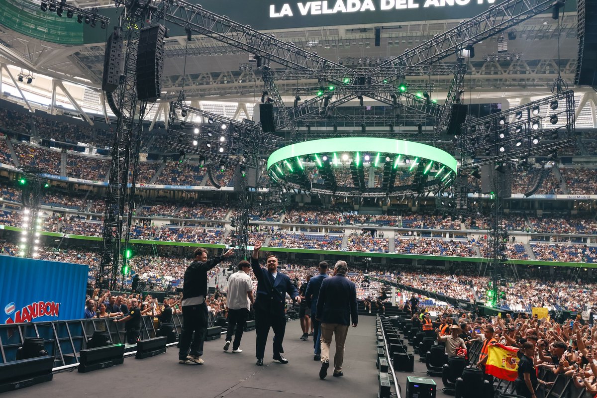AlbertoLambea's tweet photo. Tras 2 años en Kosmos, he dado el salto al vacío para volver a Madrid. Nunca es fácil dejar un trabajo y menos uno que me ha dado tanto. Davis Cup, Kings, Velada...

Al vértigo por volver a empezar de cero lo barren las ganas de encontrar algo nuevo que me llene. ¡Voy a por ello! https://t.co/s4ANPQFxSI