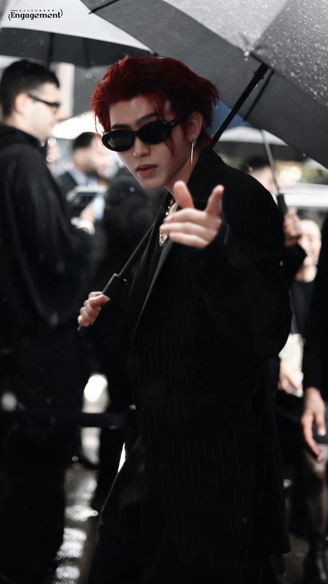 AugustSalom's tweet photo. New look!!! So cool boy.

KUN ENCHANTS PARIS
FASHION A-LIST
#KUNxMugler #mugler
#KUNatPFW2024
@kun_officialx @Mugler https://t.co/7d7cFRcmFA