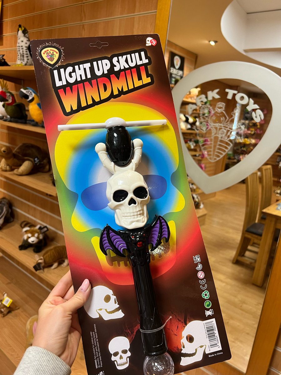 ArkToys1's tweet photo. Spooky season is approaching, be sure to get your shop in the spirit !  👻💀🕷️🎃 #arktoys #arktoys2024 #Halloween #lightup #autumn2024 #toys #halloweentoys https://t.co/P3MWPsEu4A