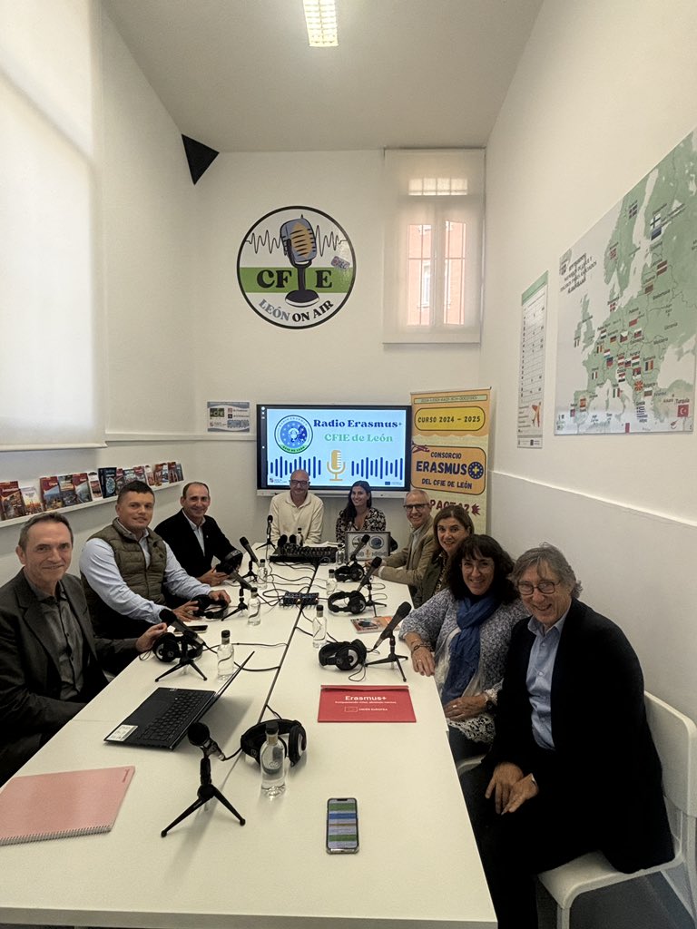 CFIELeón tweet media