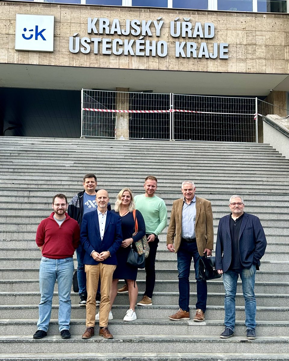 jpapajanovsky's tweet photo. Noví zastupitelé @STANcz v Ústeckém kraji. Vzhledem k výsledku voleb poslední mohykáni liberálů. 🫥 https://t.co/PjmULmYJAd