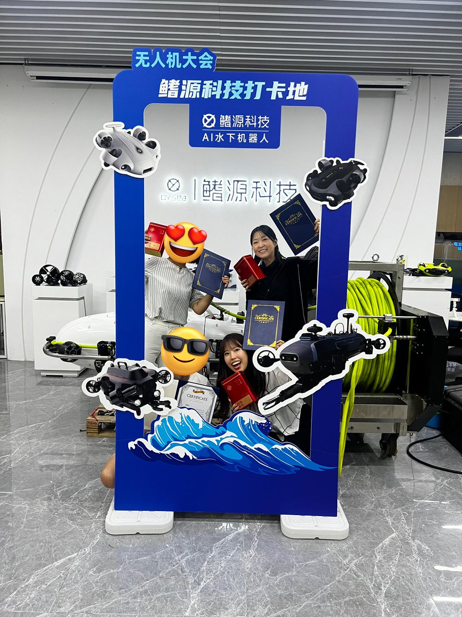 Makichan_Drone's tweet photo. 【中国🇨🇳深圳に来てます！】

QYSEA社製の水中ドローン研修中です！
企業秘密の写真ばっかりの中で、問題ないのはこれしかなかった👻
より詳しいプロフェッショナルになって帰国しますね🫶

いろんな提案ができるようになりそうで嬉しいのよ〜🐟☀️

#水中ドローン
#QYSEA #FIFISH https://t.co/HLy2oSAdGd