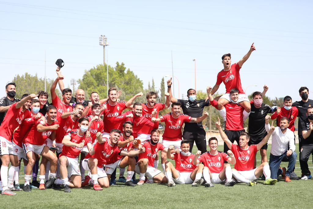 Hoy cumple 💯 años de vida el Imperial de <a href="/realmurciacfsad/">Real Murcia CF</a> , desde entonces hasta ahora muchos molinenses vistieron su escudo, y el entrenador Pepe Luna le hizo campeón, corría la temporada 2020-21. Enhorabuena por ese centenario.