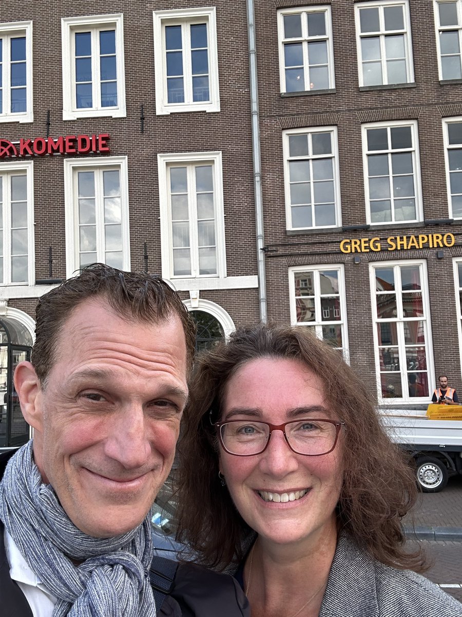 gregoryshapiro's tweet photo. I’m a goofball. But my wife is solid. Hats off to #InezdeGoede for producing my solo show #leavingtrumpland &amp; premiering in De Kleine Komedie !

#dekleinekomedie #gregshapiro #pepandgreg #howtobedutch #dutchamerican #boomchicago #netherlandssecond #climate #goodnews #comedyshow https://t.co/aPetVm87oc