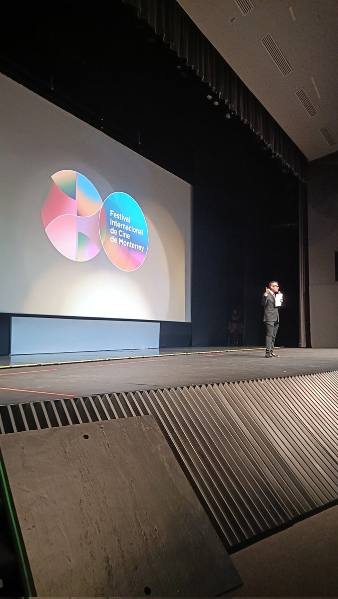 ficmonterrey's tweet photo. Viviendo la experiencia del #20ficmonterrey con nuestro cinemimuto 🎥 y una bella presentación del @Ballet_de_Mty 🩰 https://t.co/7CntRl84EX