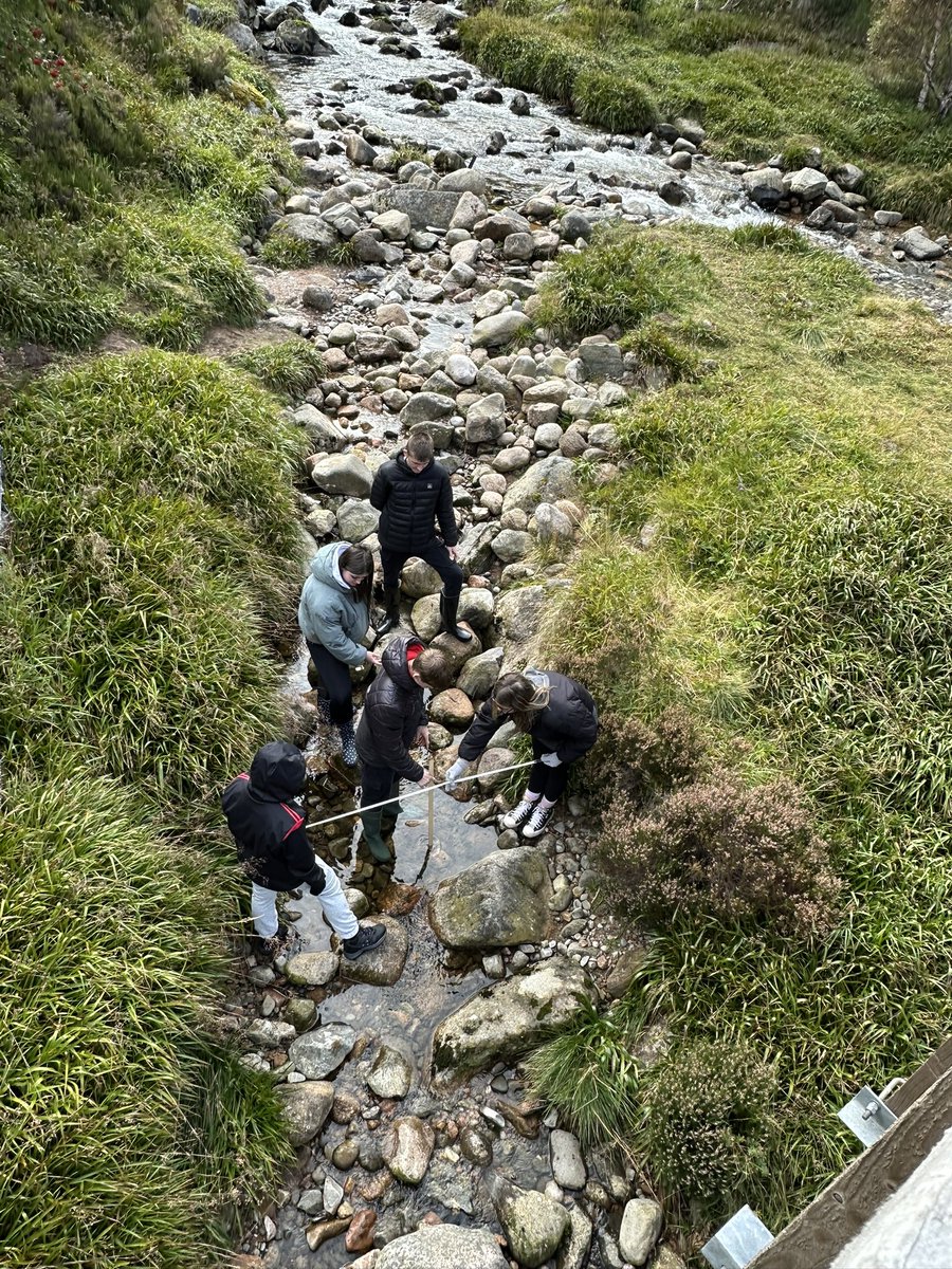 MissJGeo's tweet photo. Higher Geographers completing river fieldwork in Aviemore ⛰️ @BraeviewAcademy https://t.co/2LybQ0vCnS