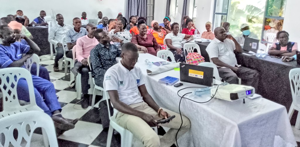 CEFTRAWESTNILE's tweet photo. Today, during the last day of the CSO training on #InternalGovernance organized by @wecisnet with support from #GIZ co-funded by #EU in the West Nile Sub-Region, participants are made to do a post-test, in order to access how much they have grasped in the session.
#CISH #IG #MGT https://t.co/1rVM6T4lhE