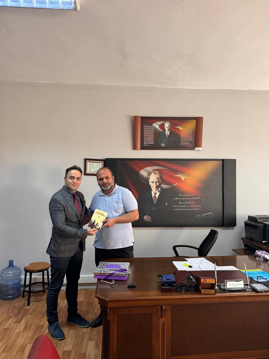 Yeni görev yerimizde bizlere hayırlı olsun  ziyaretinde bulunan ve yazmış oldugu kitabı taktim eden Düzardiç İlkokulu Müdürü değerli kardeşim Sinan Şimşek 'e ve Çatkaya ilkokulu Müdürü Yusuf Ozan Psl' a teşekkür ederim..