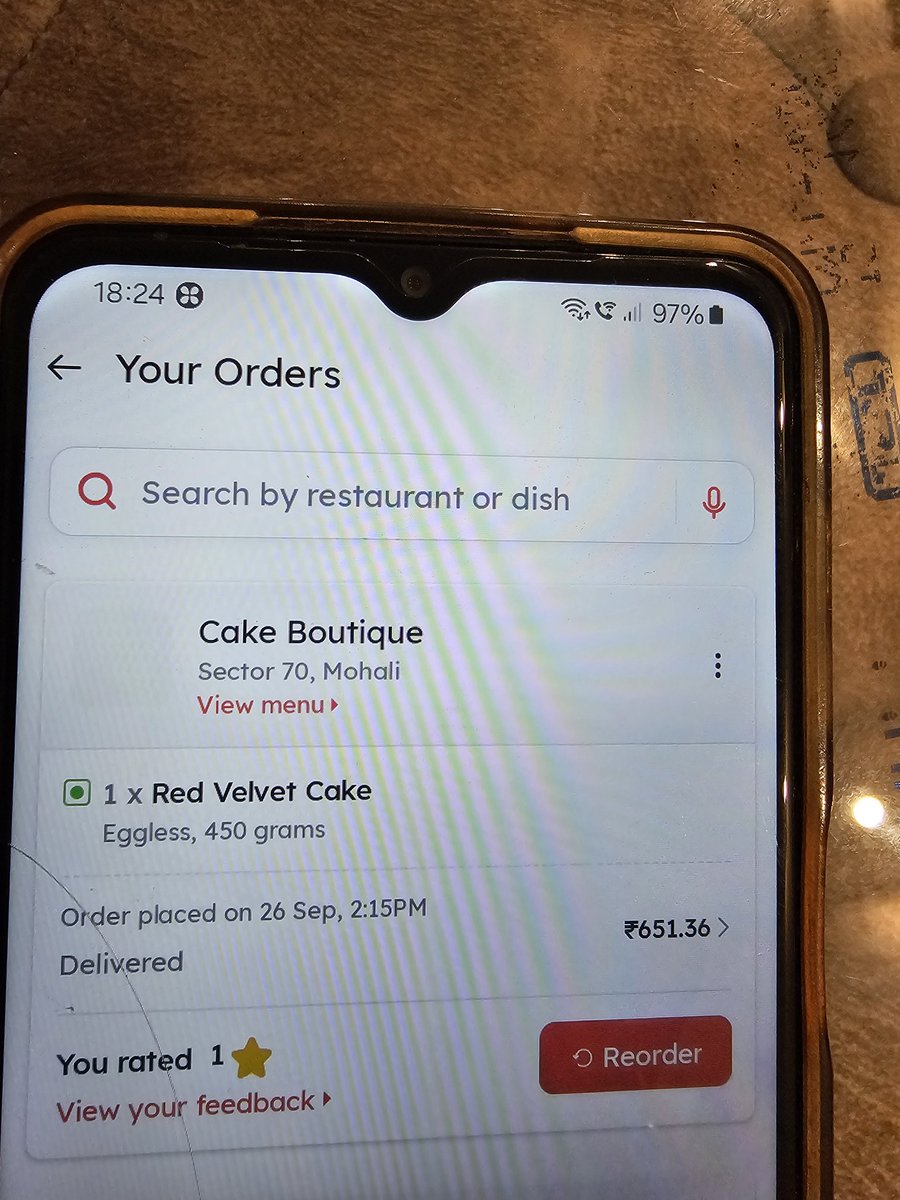 tarunkoul's tweet photo. @zomato @zomatocare - Cake sent was different then ordered and nor the vendor picked the calls and the reply received from zomato is very unprofessional, looks you guys are not at all bothered about customer 

Order id- 6212362881

###Unprofessional### https://t.co/s8wufx7sr7