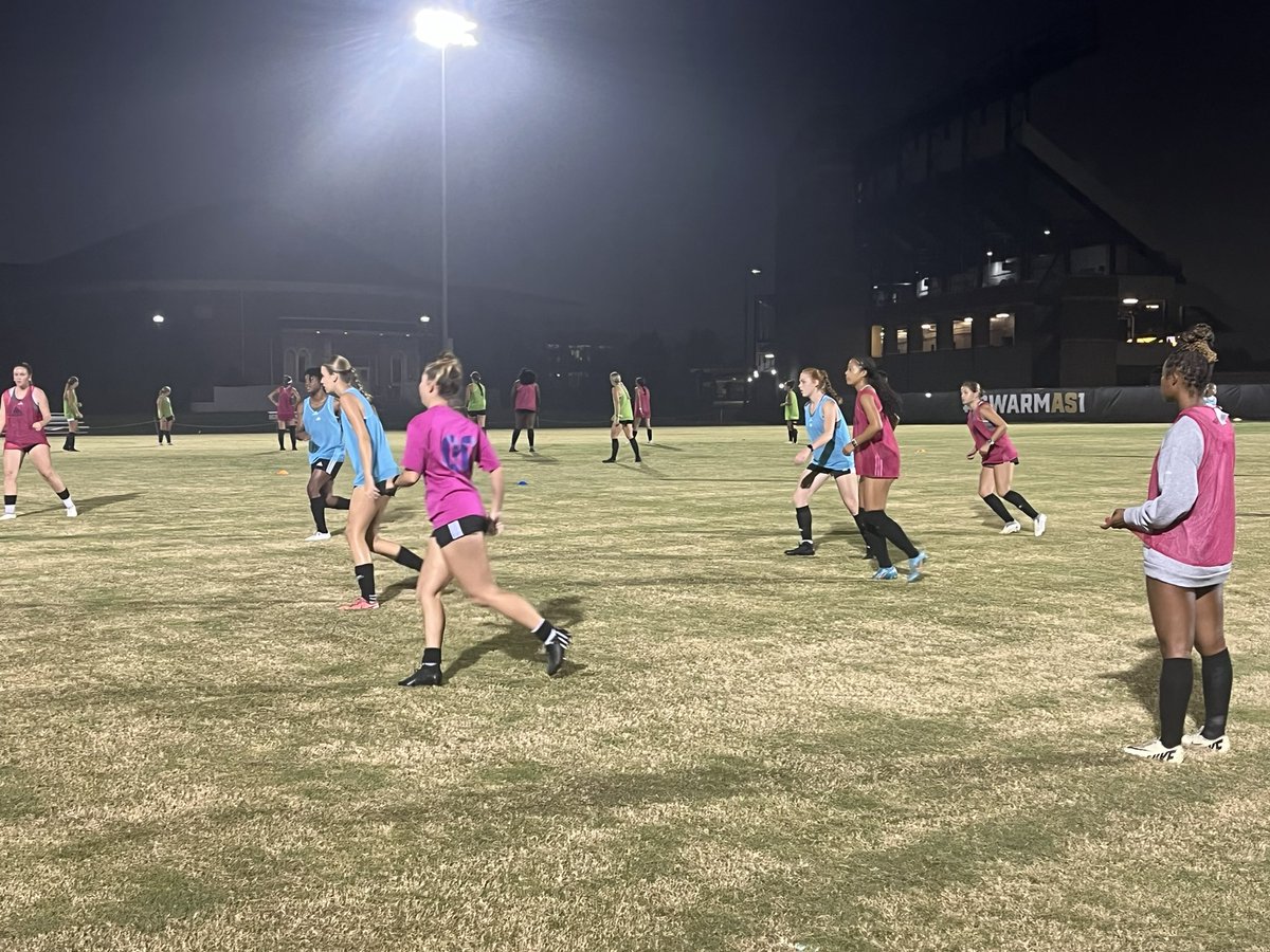 Coach_JRS4's tweet image. Knocked out an early morning training session with @BamaStateWSC to avoid the incoming weather!!!
#onestep #fall24 #hornetfutbol #swarm