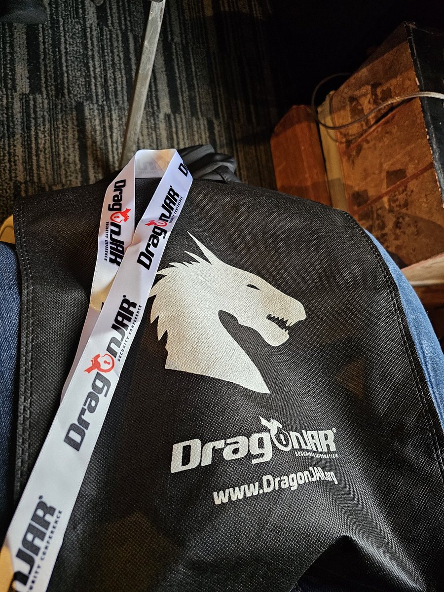 b3t_a's tweet photo. ya estamos por segundo año disfrutando de #dragonjarcon #dragonjarcon2024 @DragonJAR @DragonJARCon 🦊🏴‍☠️ https://t.co/pbUdowAi46