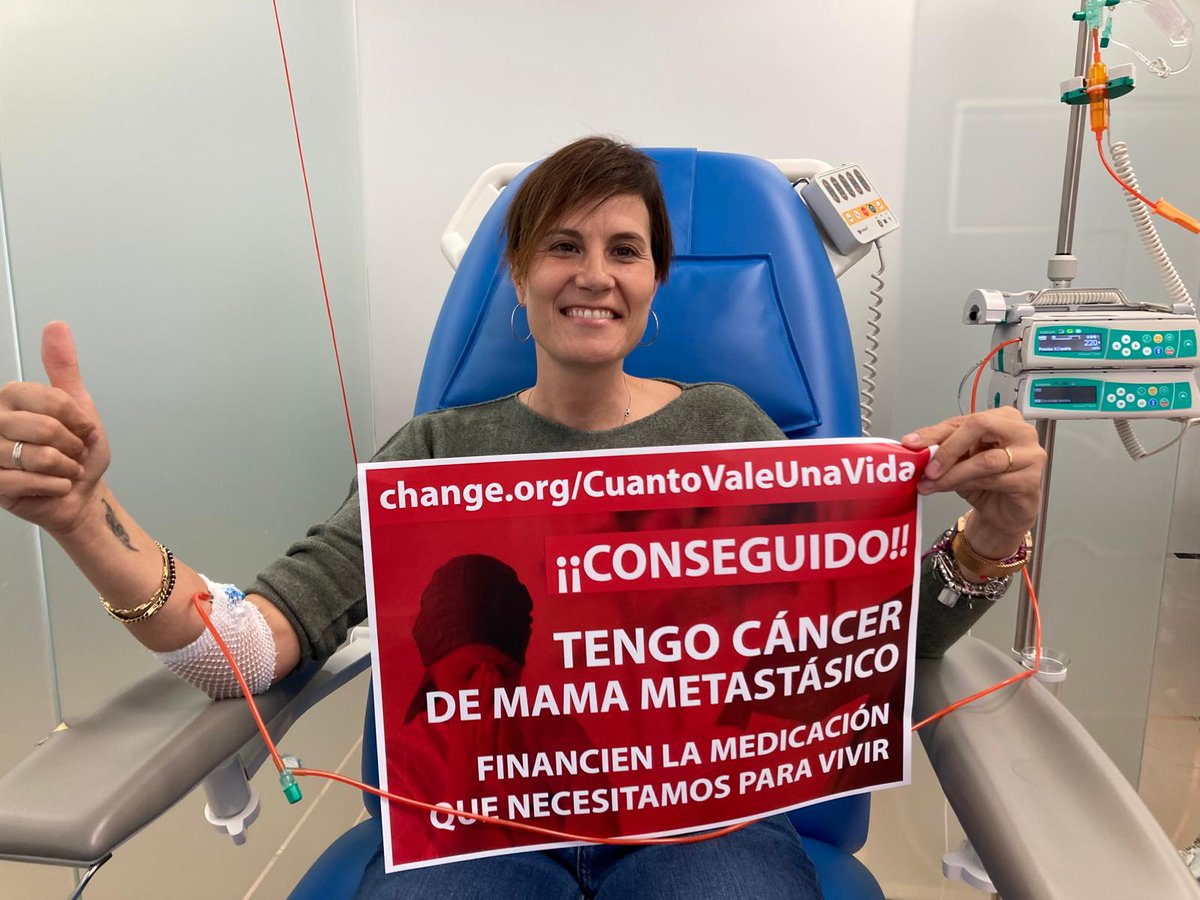 ¡Conseguido! Los medicamentos Enhertu y Trodelvy,  que alargan la vida de pacientes de cáncer de mama metastásico, serán financiados por la seguridad social. Victoria inició la petición en julio en change.org/cuantovaleunav…. "Por las que no están, las que estamos y las que vendrán"