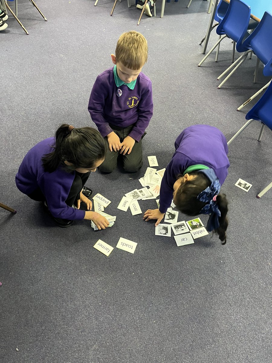 StLukesYear1H's tweet photo. Busy with sorting words and matching them to pictures this morning! We love reading https://t.co/5dlBJRpzz3