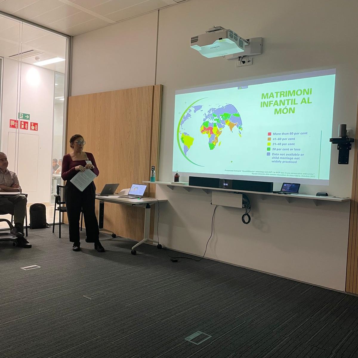 Ayer pudimos participar en el Comité para la prevención de los Matrimonios Forzados juntamente a otras entidades. 

#SonrisasdeBombay
#rompeconlatrata