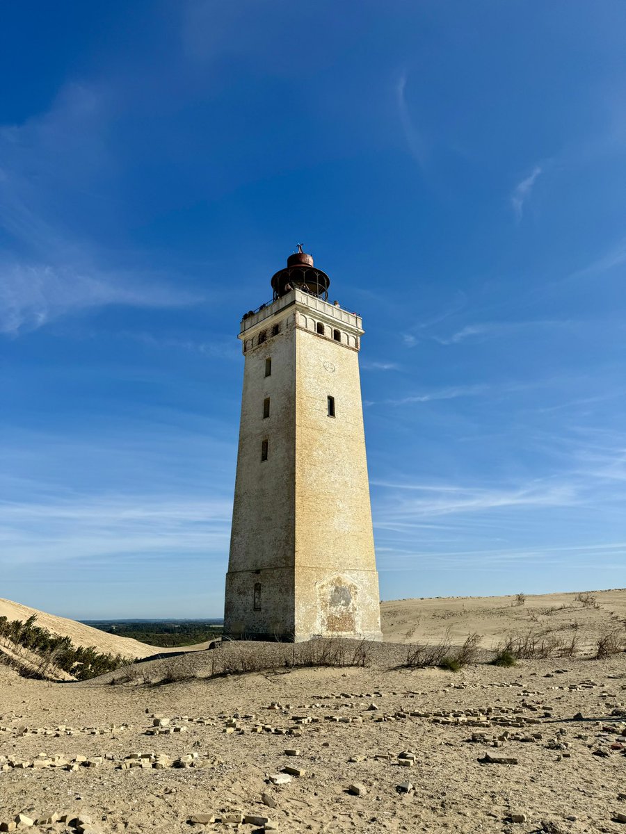 Such a nice trip to Denmark West Coast #Løkken during SURFACE department @GeoSurvey_DK_GL trip! Lots of #Quaternary #Geology on display!