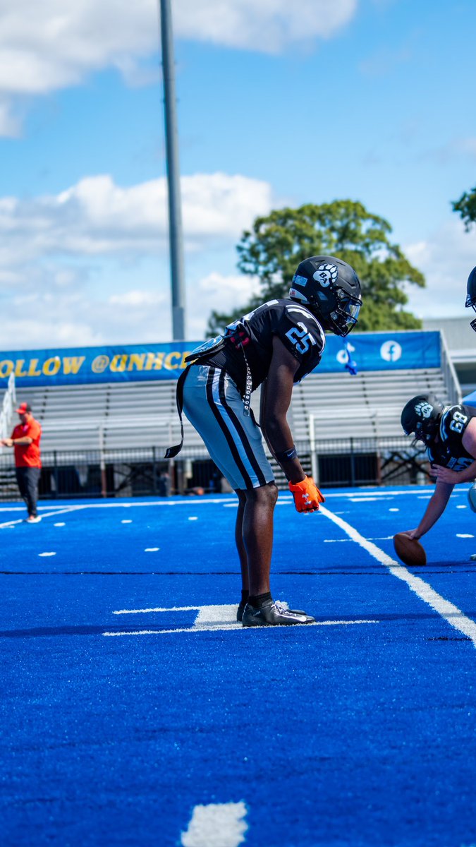 Coaches Take A Look At My 3 Game Highlight’s  

hudl.com/v/2Q5j2u