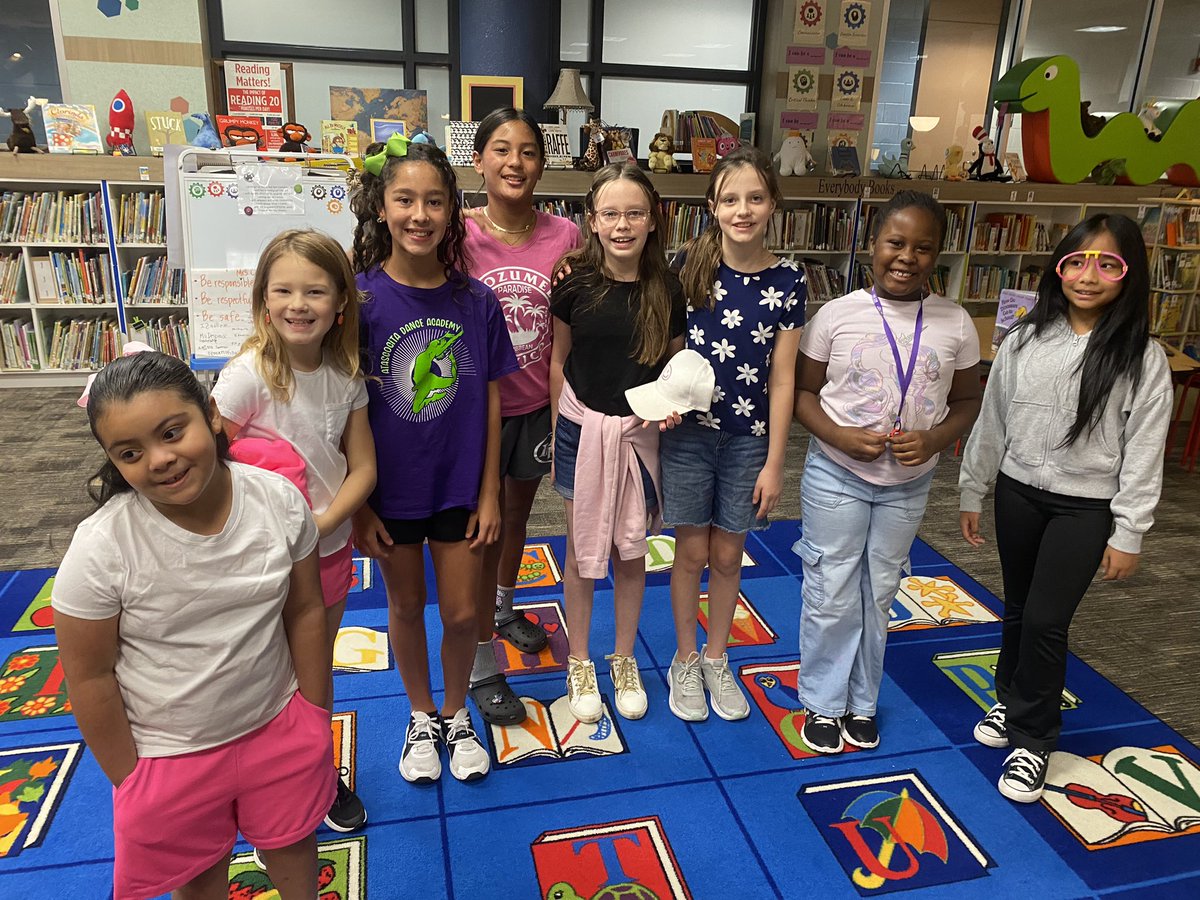 Pine Forest ❤️ Library (@library_pfe) on Twitter photo Wearing NEON to make someone’s day GLOW! We are Glowing! <a href="/HumbleISD_PFE/">Pine Forest Elem</a> <a href="/Counselor_PFE/">Katrina Johnson</a> #pfesayhelloweek Wearing NEON to make someone’s day GLOW! We are Glowing! <a href="/HumbleISD_PFE/">Pine Forest Elem</a> <a href="/Counselor_PFE/">Katrina Johnson</a> #pfesayhelloweek